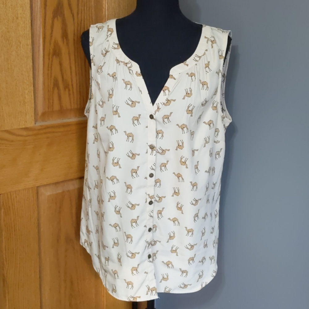 Croft & Barrow Sleeveless Camel Print Blouse